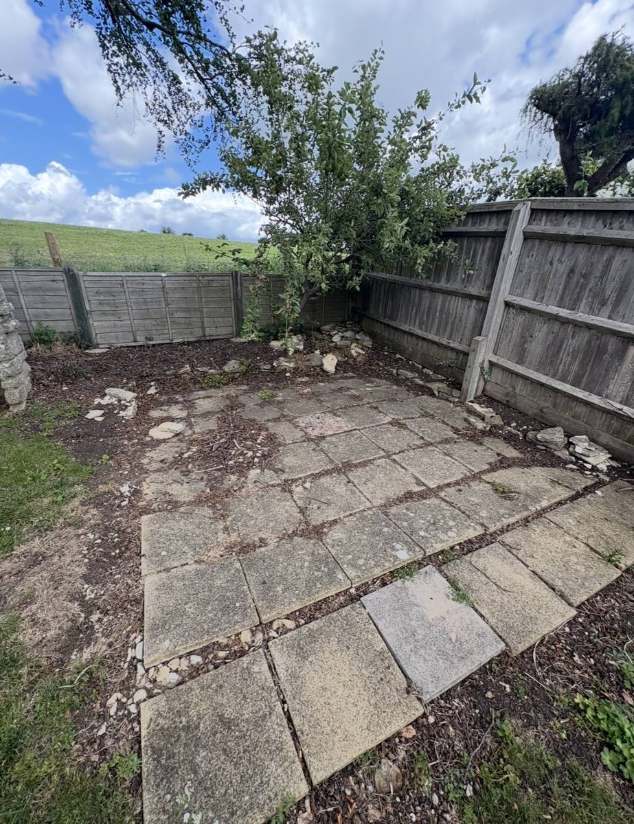 Patio before jet washing